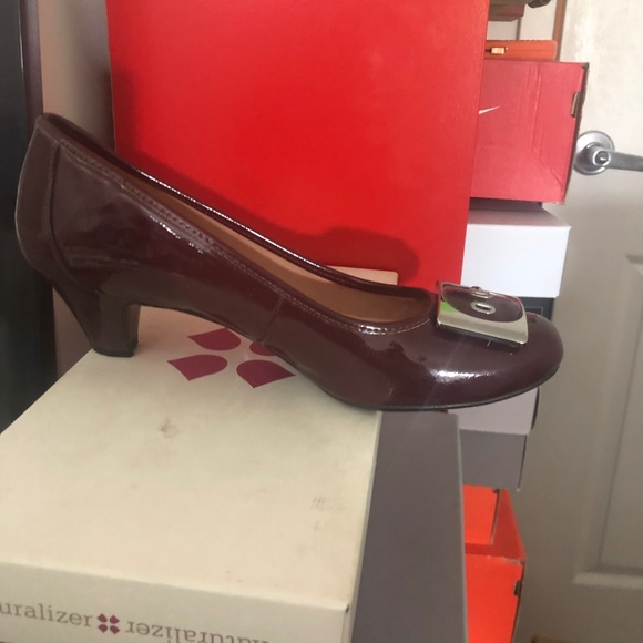 Naturalizer patent leather pump reddish brown - Picture 2 of 4
